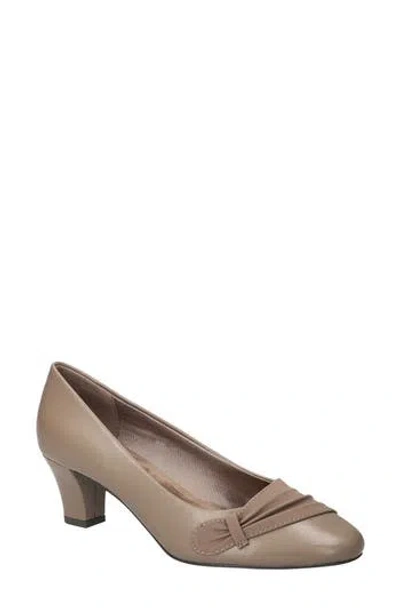 Easy Street Ginnifer Pump In Brown