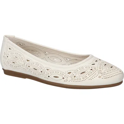 Easy Street Jackie Laser Cut Flat In White