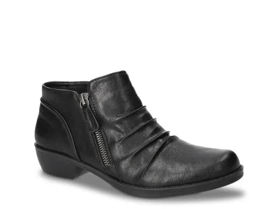 Easy Street Jacoba Bootie In Black