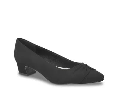 Easy Street Lyanna Pump In Black