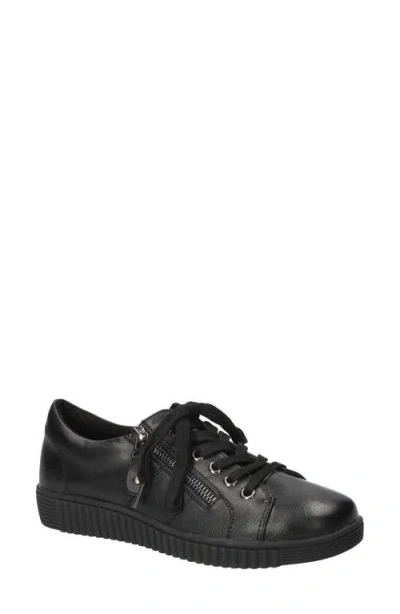 Easy Street Novie Sneaker In Black