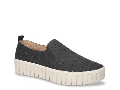 Easy Street Peppy Platform Sneaker In Black