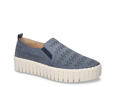 Easy Street Peppy Platform Sneaker In Blue