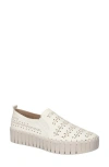 Easy Street Women's Peppy Slip-on Platform Sneakers In White