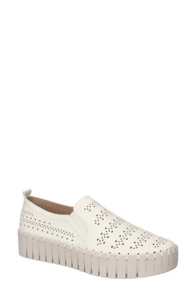 Easy Street Women's Peppy Slip-on Platform Sneakers In White
