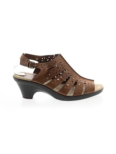 Pre-owned Easy Street Sandals In Brown