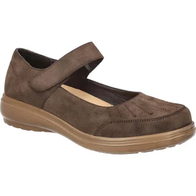 Easy Street Slater Mary Jane Flat In Brown