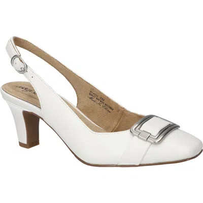 Easy Street Sway Slingback Pump In White