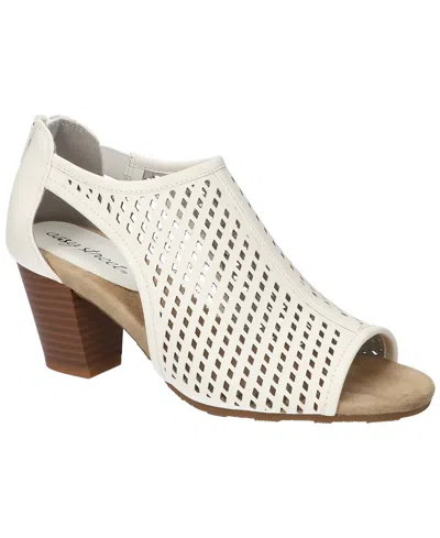 Easy Street Women's Amiri Block Heel Sandals In White