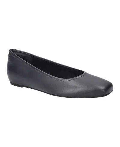 Easy Street Women's Crescent Slip-on Ballet Flats In Black