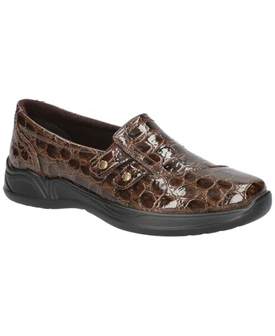 Easy Street Women's Tune Comfort Flats In Brown Patent Croco