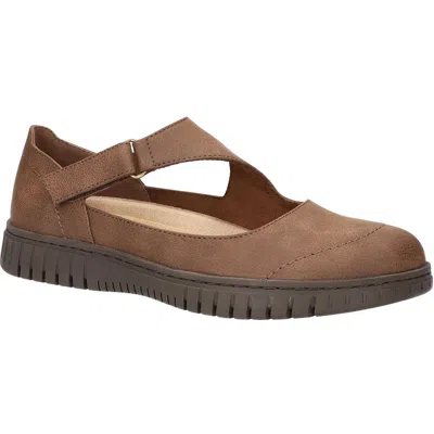 Easy Street Womens Adjustable Faux Leather Ankle Strap In Tan