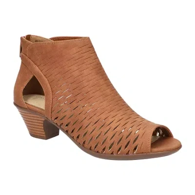 Easy Street Womens Sunrise Heeled Sandals In Brown