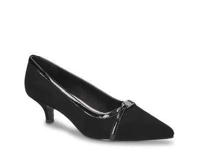 Easy Street Zayn Kitten Heel Pump In Black