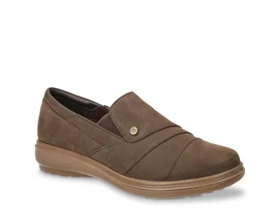 Easy Street Zilla Slipon In Brown