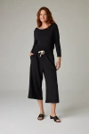 Eavolu Baikal Eco-luxe Fleece Crop Pant In Black