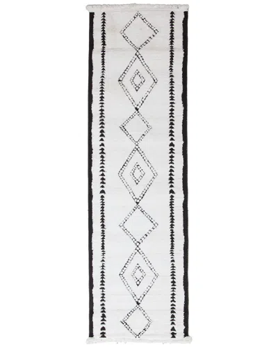 Ecarpet Monaco Contemporary Runner Rug In White