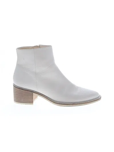 Pre-owned Ecco Ankle Boots In White
