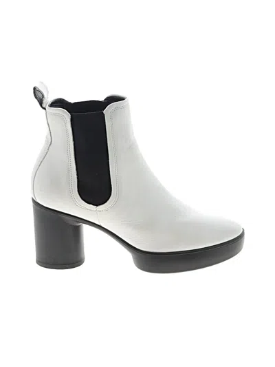 Pre-owned Ecco Ankle Boots In White