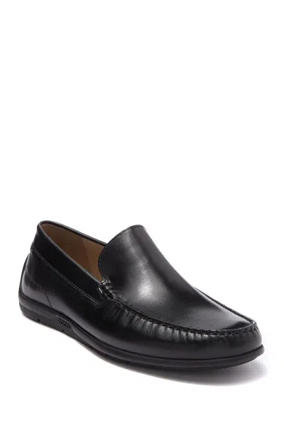 Ecco Classic Leather Moc 2.0 Loafer In 01001black