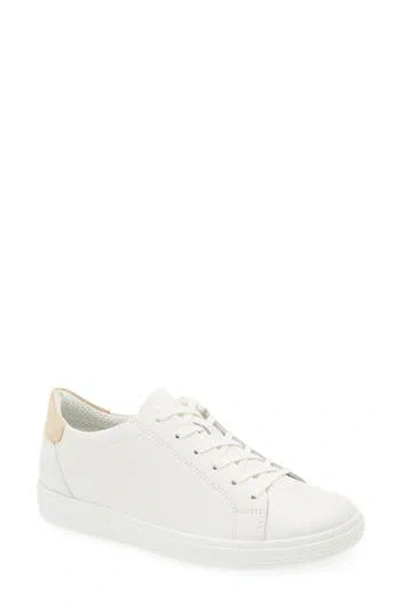 Ecco Classic Low Top Sneaker In White/powder