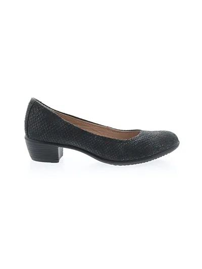 Pre-owned Ecco Flats In Black