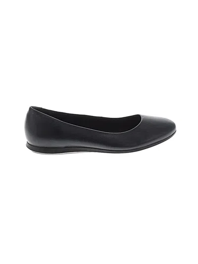 Pre-owned Ecco Flats In Black