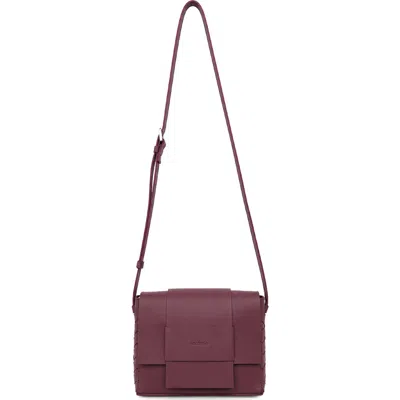 Écotorie Ecotorie Iris Leather Crossbody Bag In Wine
