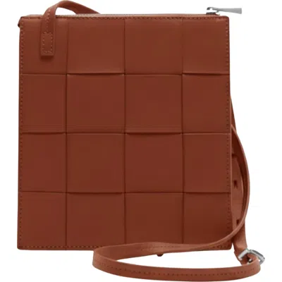 Écotorie Ecotorie Polly Woven Leather Crossbody Bag In Brown
