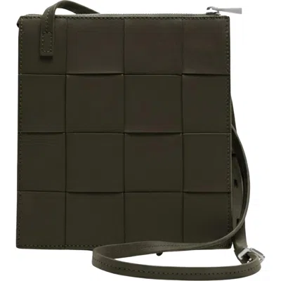 Écotorie Ecotorie Polly Woven Leather Crossbody Bag In Green