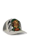 Ed Hardy 라인스톤 장식 그래픽 프린트 트러커 모자 In Multi