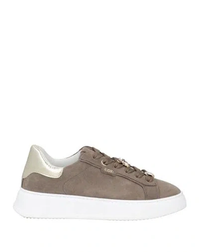 Ed Parrish Woman Sneakers Dove Grey Size 7 Leather
