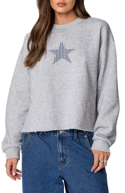 EDIKTED EDIKTED GINGHAM STAR APPLIQUÉ RAW HEM SWEATSHIRT