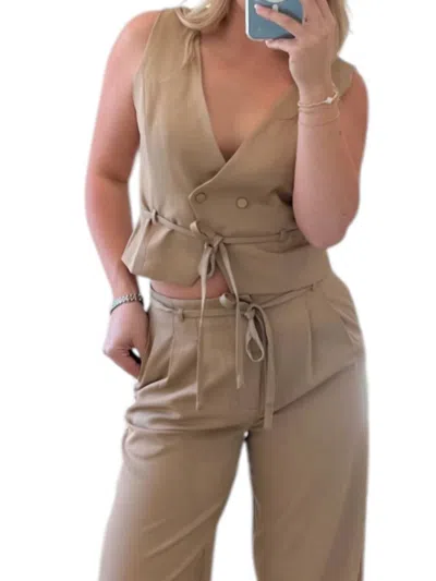 Edit By Nine Timeless Top In Taupe In Gray