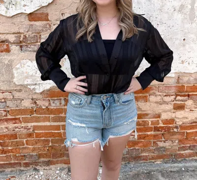 Eesome Aiyana Sheer Button Down Tunic Top In Black