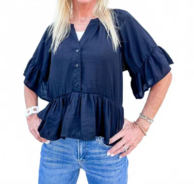 Eesome Coastal Muse Ruffle Short Sleeve Button Down Top In Black In Blue