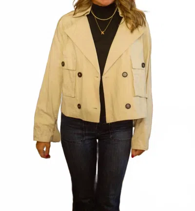 Eesome Cropped Trench Jacket In Bone In Multi