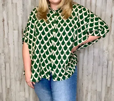 Eesome Ellen Button-up Top In Green
