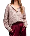 Eesome Floral Lace Tuxedo Blouse In Champagne In Pink