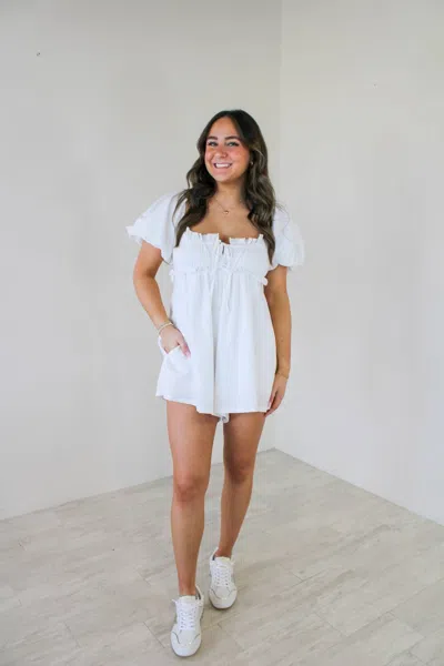Eesome Modern Sweetie Soft Washed Romper In Off White