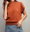 Eesome My Style Mock Neck Top In Bronze In Gold