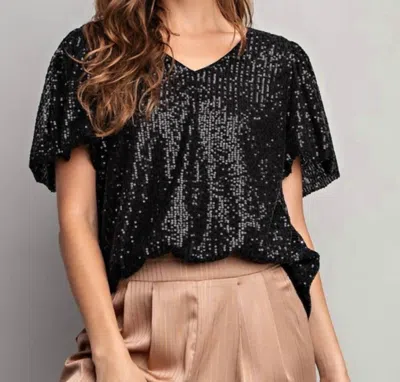 Eesome Nichole Short Sleeve Sequin Top In Black