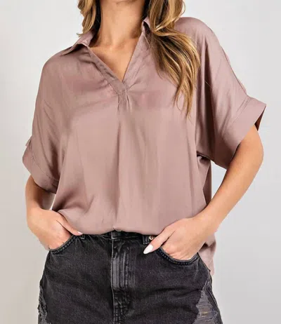 Eesome Short Sleeve Collared Top In Cocoa In Brown