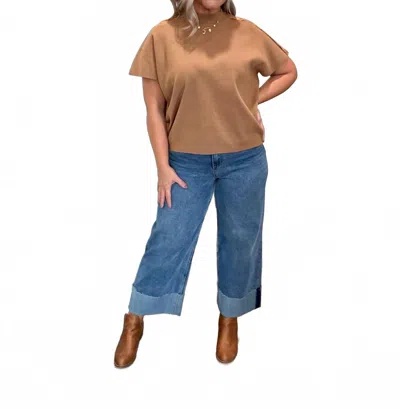 Eesome Short Sleeve Sweater In Brown
