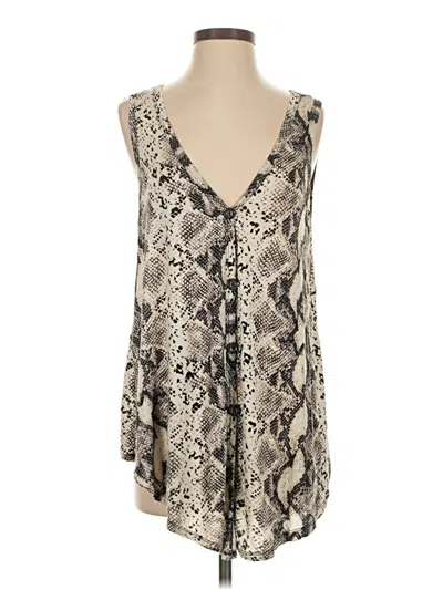 Pre-owned Eesome Sleeveless Blouse In Ivory