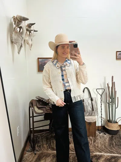 Eesome The Maely Cardigan In Beige In White