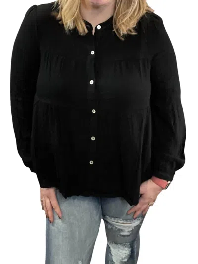 Eesome Tiered Button Front Top In Black In Multi