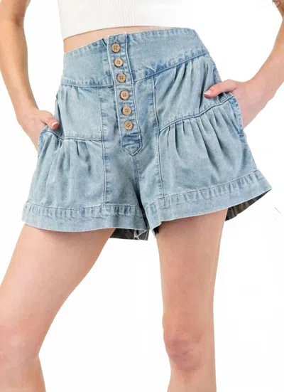 Eesome Women's Katy Pleated Denim Shorts In Mineral Wash In Blue