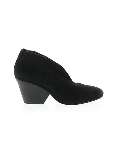 Pre-owned Eileen Fisher Ankle Boots In Black