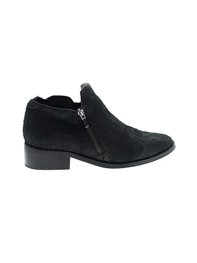 Pre-owned Eileen Fisher Ankle Boots In Black